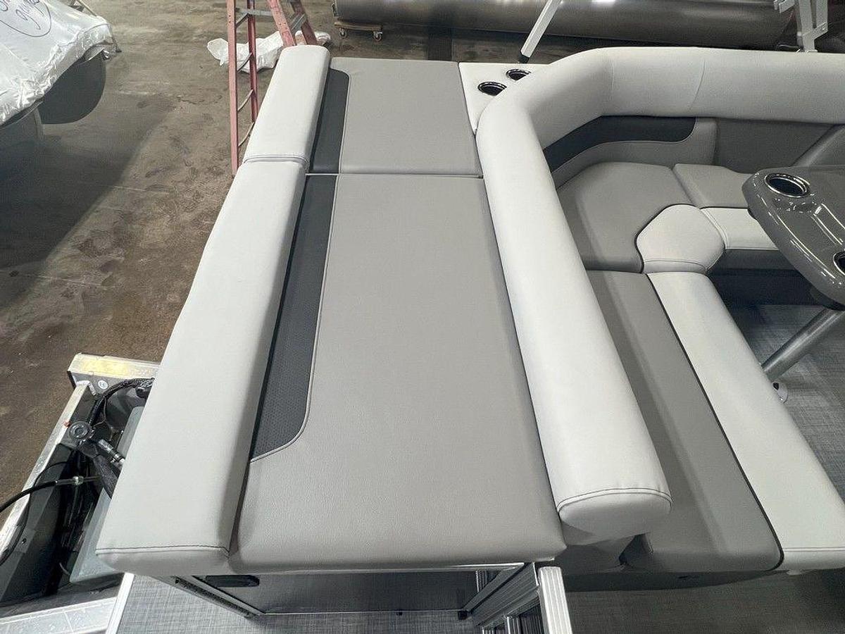 2025 Princecraft 21 Sportfisher 2-S Pontoon & Mercury 4-Stroke EFI