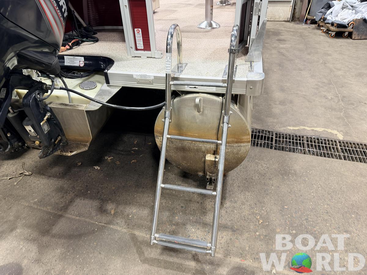 Used 2016 Weeres 200 Allure Fish Pontoon