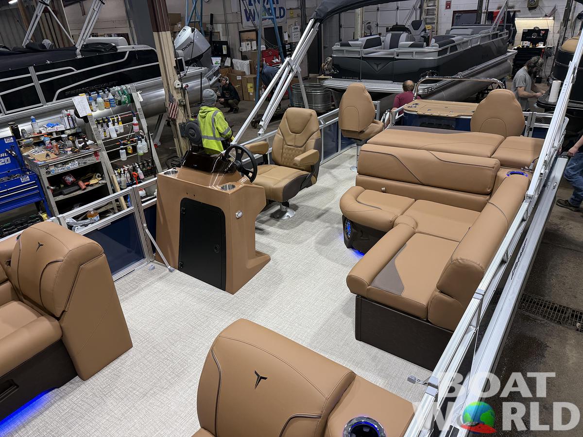 2026 Tahoe Sport 2385 Rear Fish Tritoon $46995