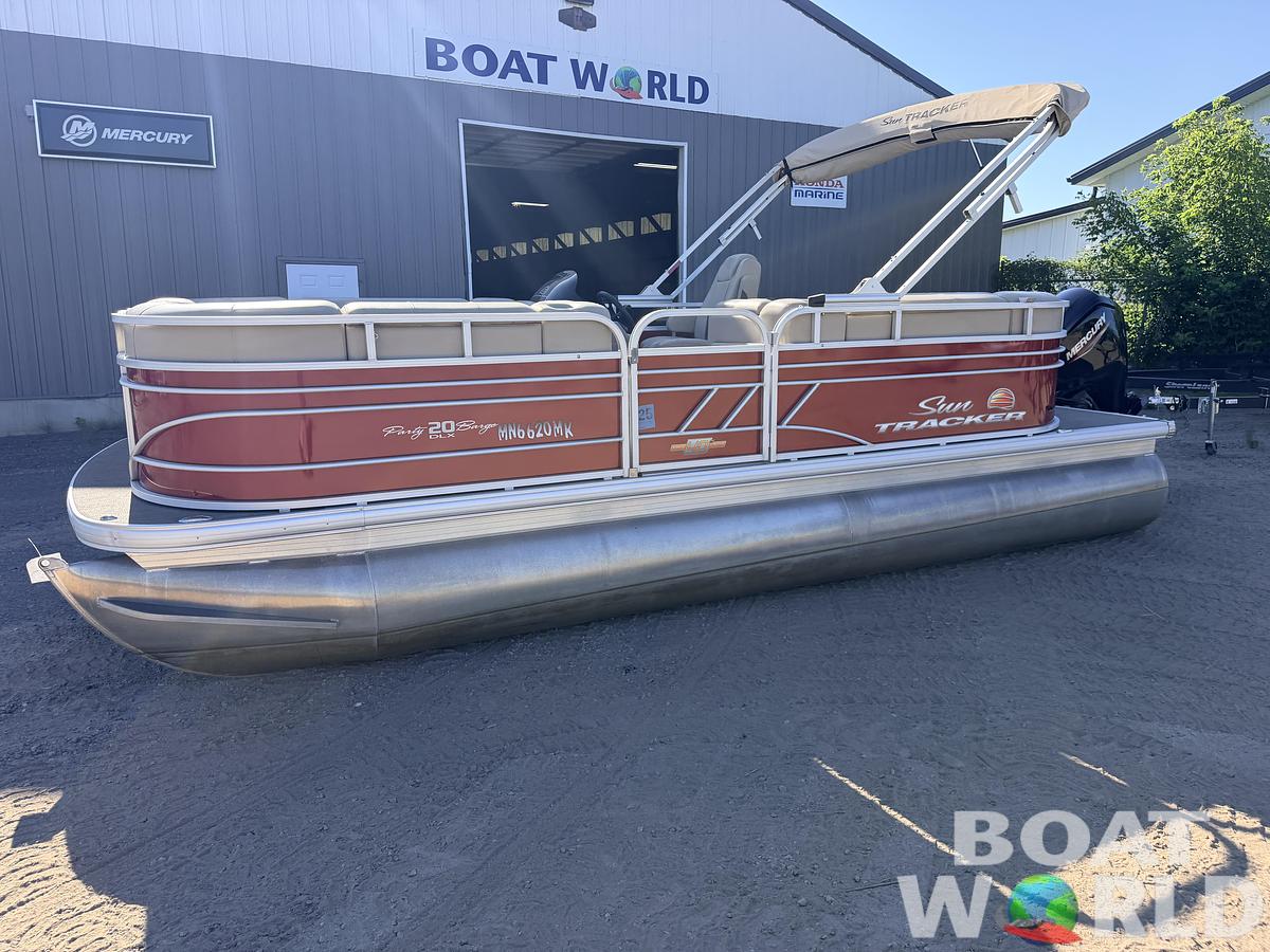 Used 2023 Sun Tracker Party Barge 20 DLX & 90HP Mercury 4Stroke -$27,995