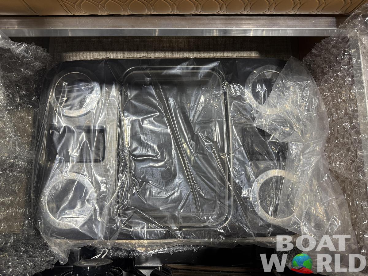 2026 Tahoe Pontoons LTZ 2185 Cruise Rear Bench (CRB) 