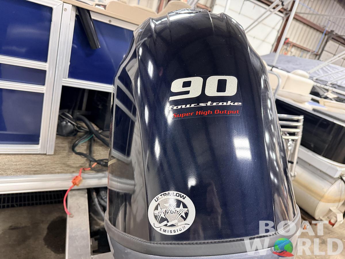 Used 2022 Sylvan  Mirage 820 Fish & Cruise