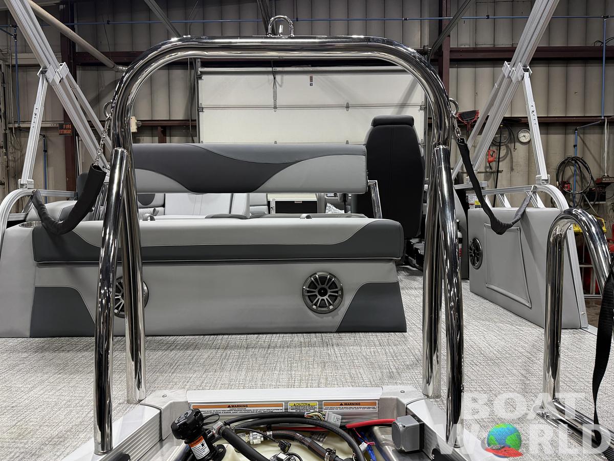 2026 Tahoe Pontoons LTZ 1985 Cruise Rear Bench (CRB) 
