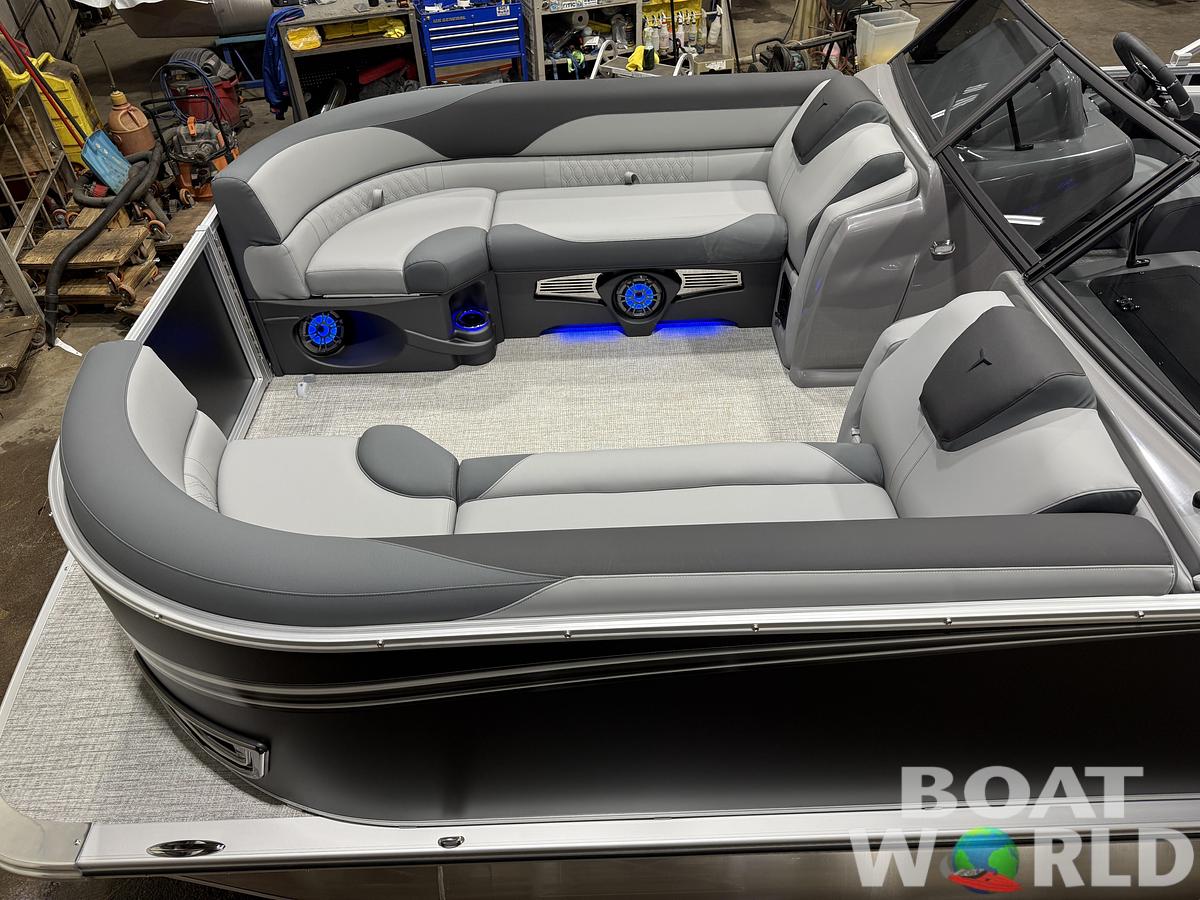 2026 Tahoe Pontoons LTZ 2385 Elite Windshield Tritoon