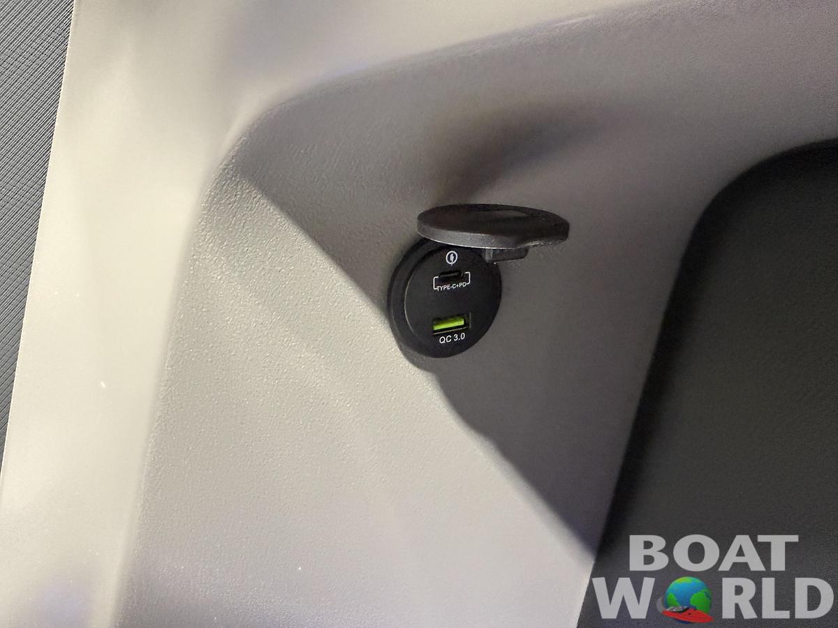 2026 Tahoe Pontoons LTZ 2385 Swingback (VRB) Tritoon