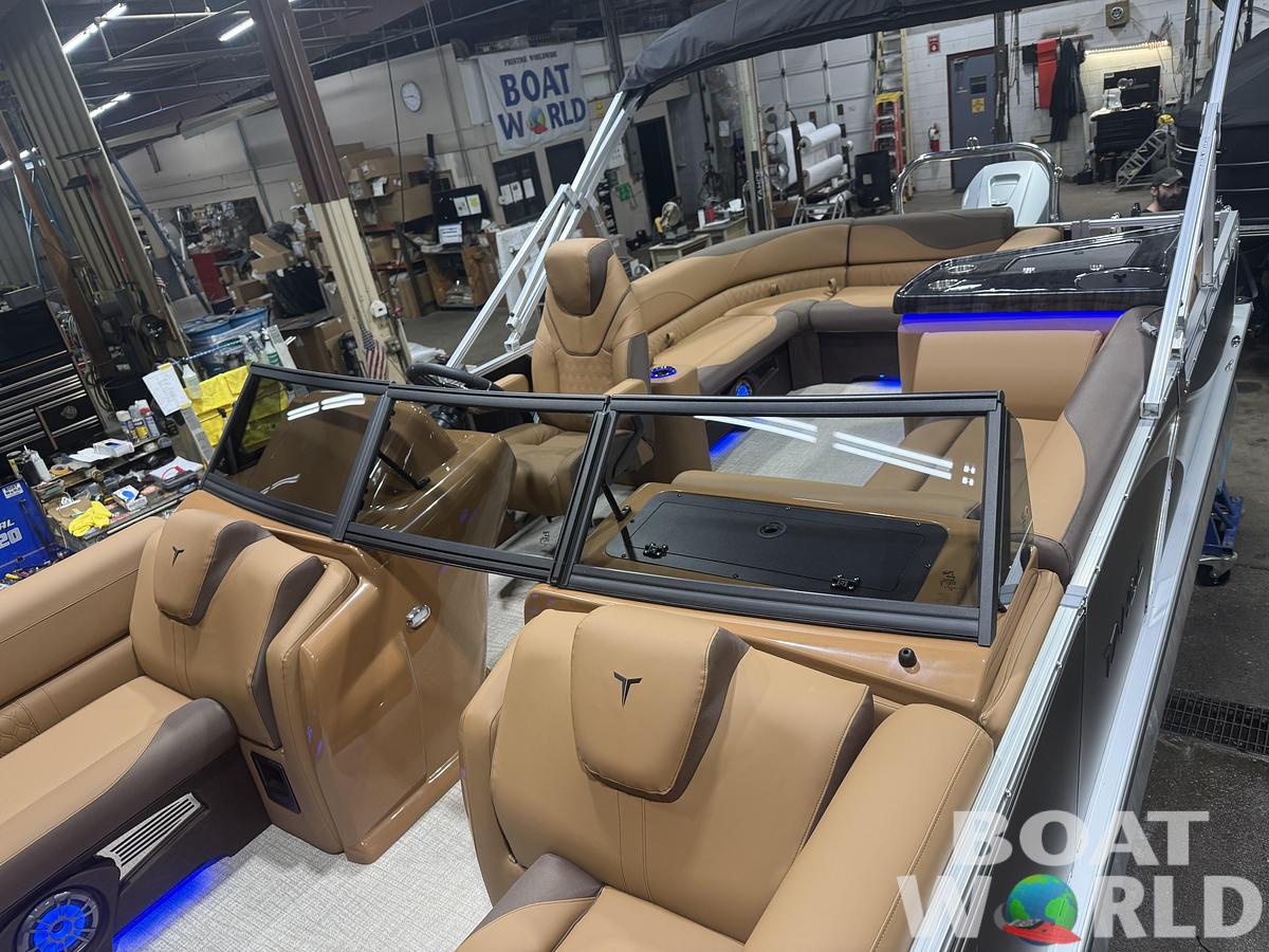 2026 Tahoe Pontoons LTZ 2385 Elite Windshield Tritoon