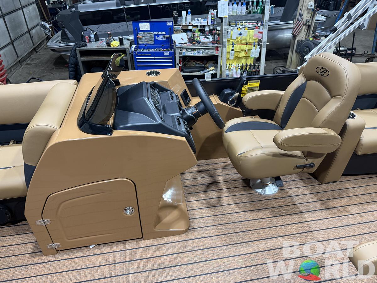 2026 Bentley Legacy 200 Navigator Quad Lounge $34995