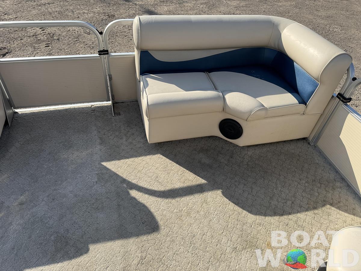 Used 2009 Weeres Family Fish Deluxe 220 Pontoon