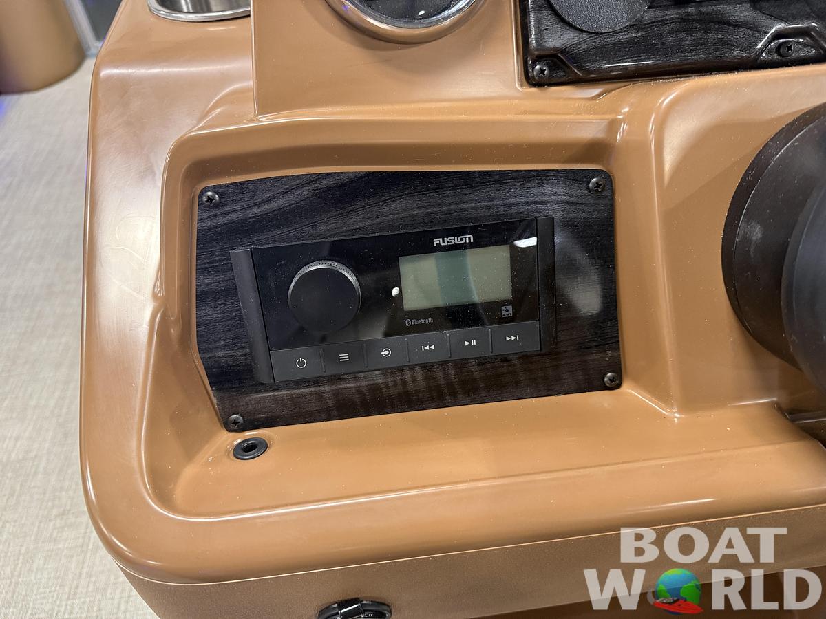 2026 Tahoe Sport 2385 Swingback (VRB) Tritoon