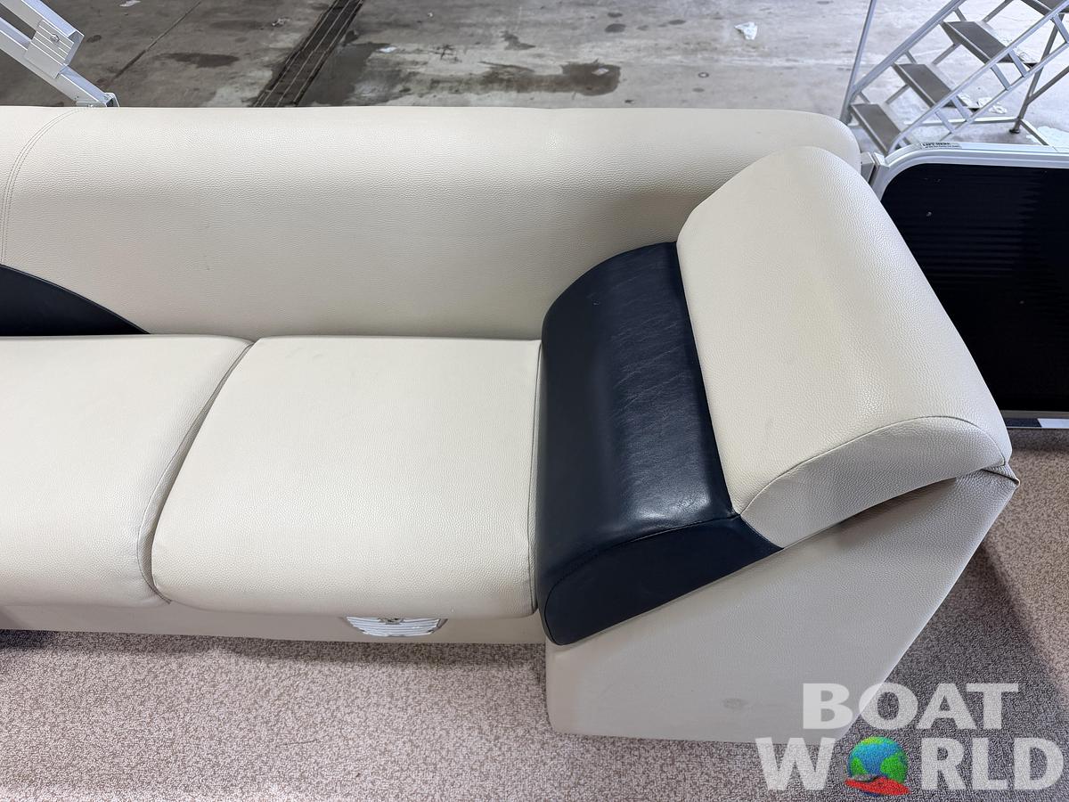 Used 2016 Weeres 220 Cadet Cruise & 90HP Evinrude ETec -17,995