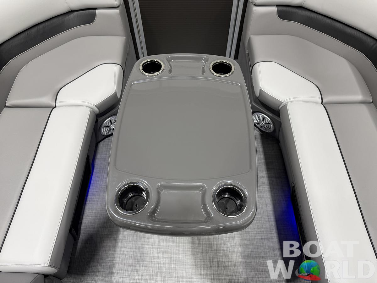 2026 Princecraft Vectra 23 RL Lounge Swingback Tritoon 