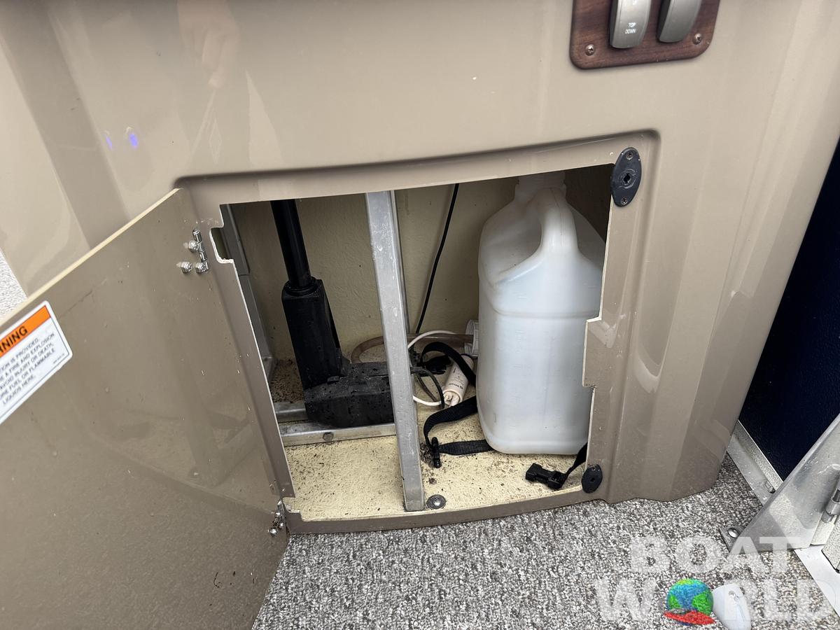 Used 2013 Premier 250 Intrigue Pontoon with 140HP Suzuki Fourstroke EFI