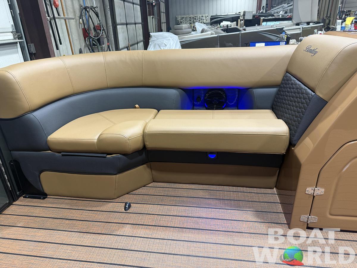 2026 Bentley Pontoons Elite 223 Admiral Quad Lounge Tritoon