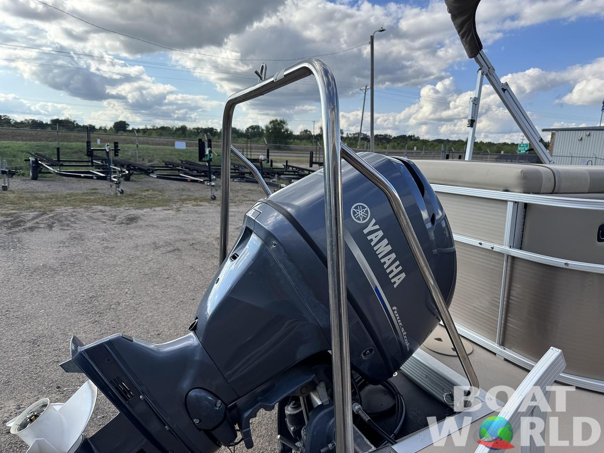 Used 2014 Bennington 22 SLX Pontoon