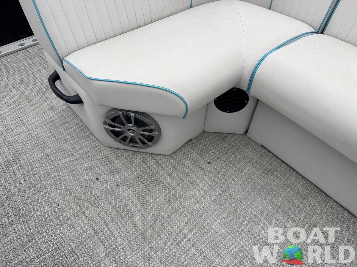 Used 2019 Qwest 822 Fish & Cruise Tritoon & 150HP Honda 4Stroke - $39,995