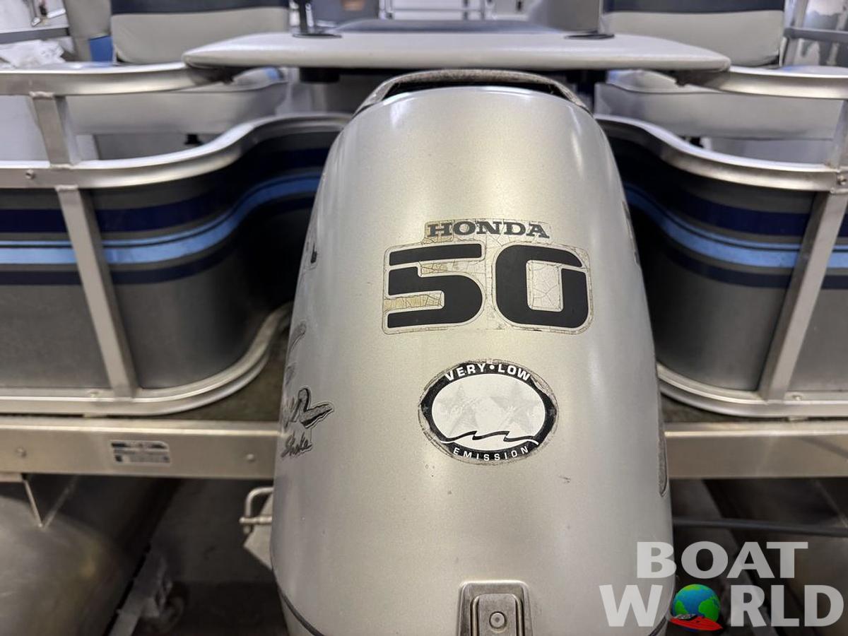 Used 2002 TMC 2200 FM Pontoon