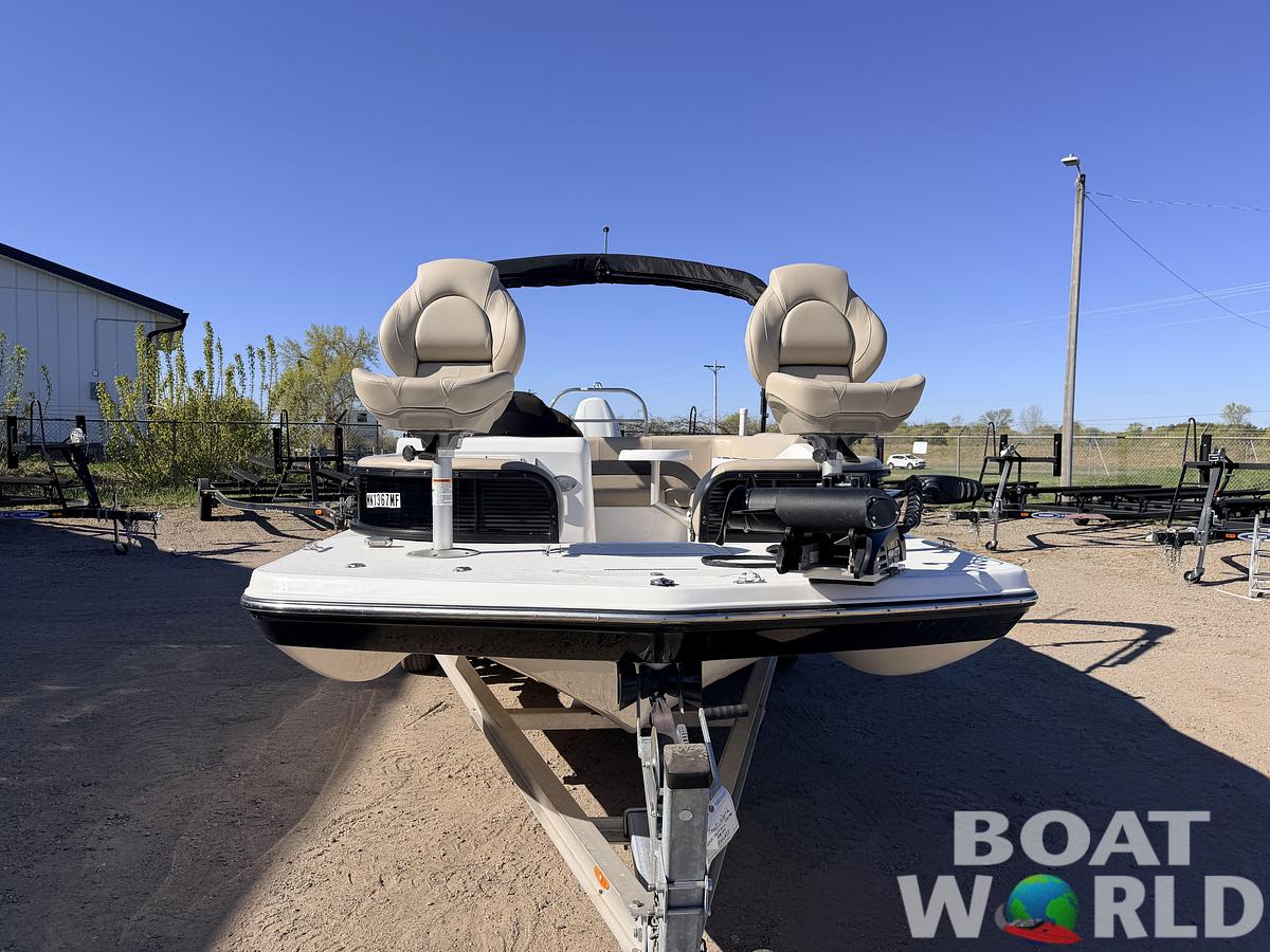 Used 2021 Hurricane Fun Deck 198 with 140HP Suzuki & Tandem Axle Trailer -$31,995