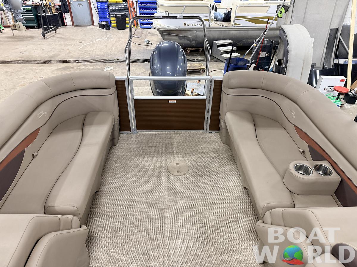 Used 2020 Bennington 22S Quad Lounge Pontoon