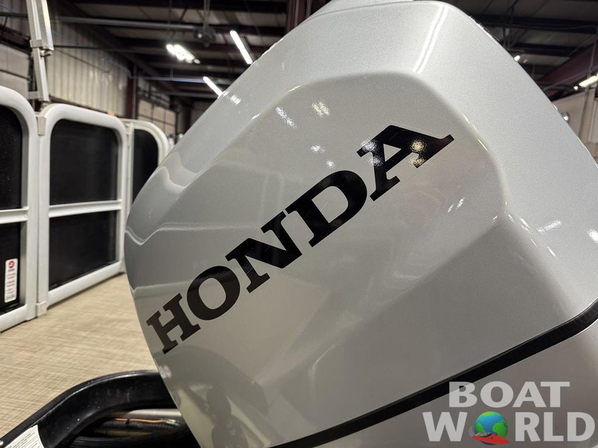 Used 2018 Premier SunSpree 220 DL Pontoon