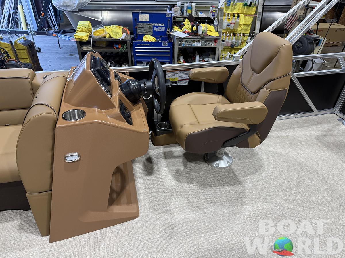 2027 Tahoe Sport VRB SE 2385 Swingback & 4-Stroke $35995