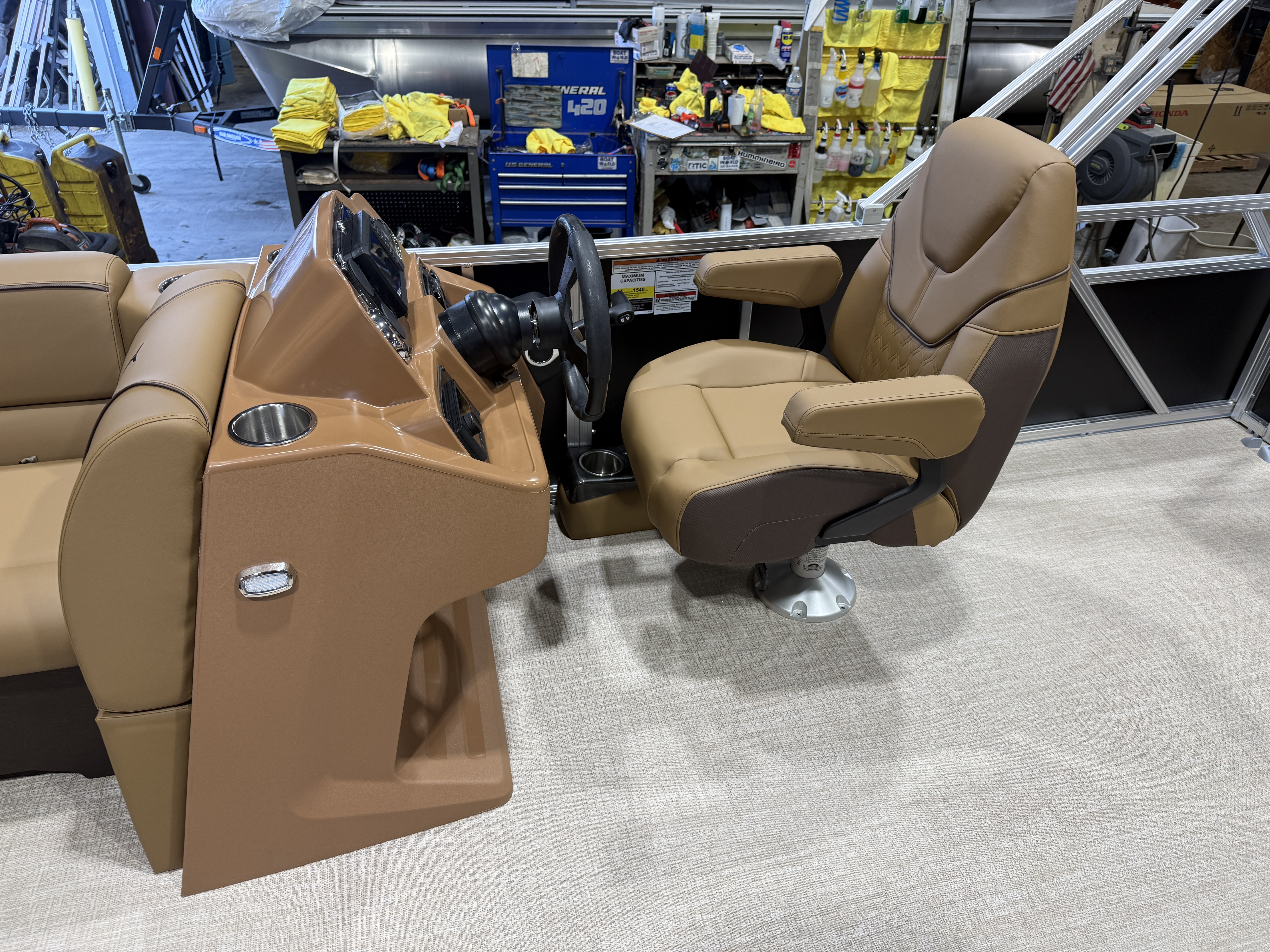 2027 Tahoe Sport VRB SE 2385 Swingback & 4-Stroke $35995