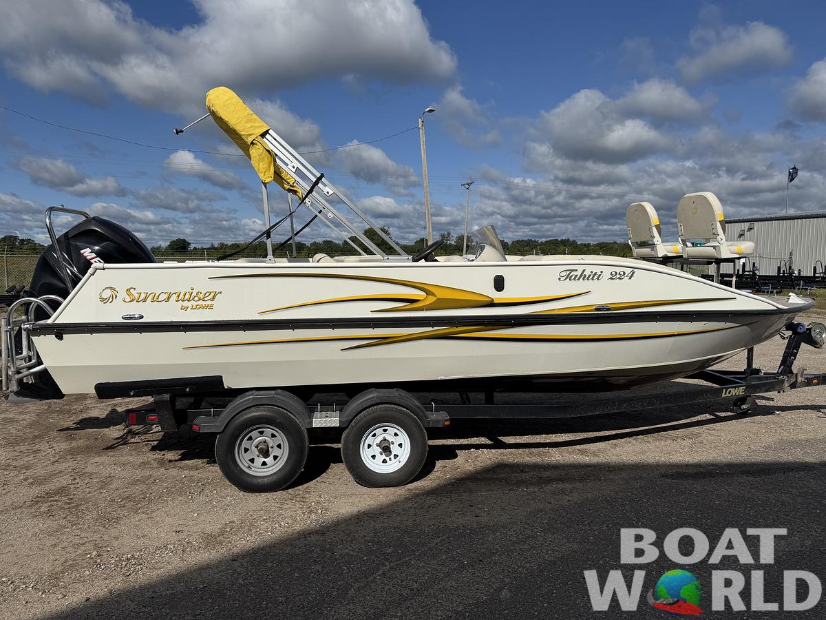 Used 2007 Lowe Suncruiser Tahiti 224 Deck Boat