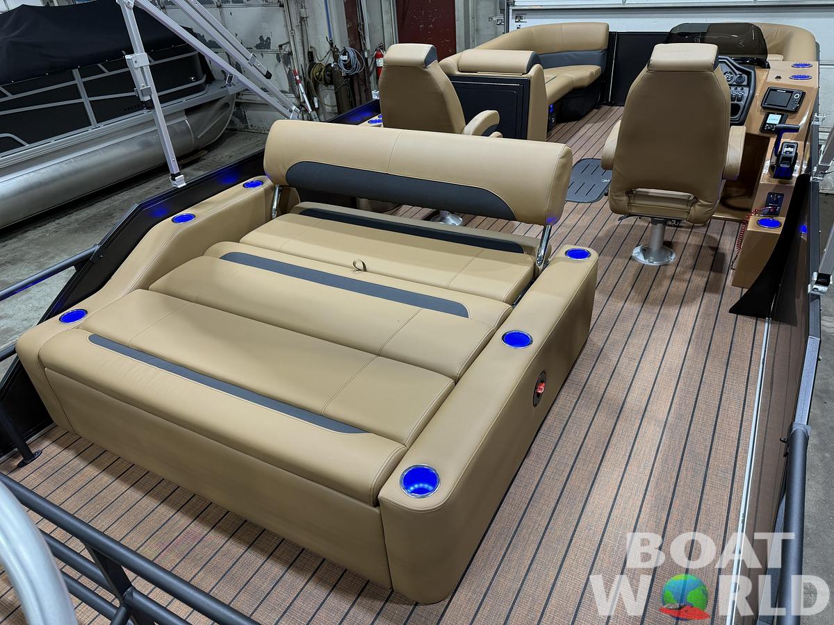 2026 Bentley Pontoons Legacy 223 Swingback Tritoon 