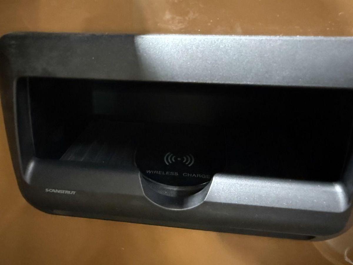 2025 Bentley Pontoons Elite 223 Swingback Tritoon & Honda 4-Stroke EFI