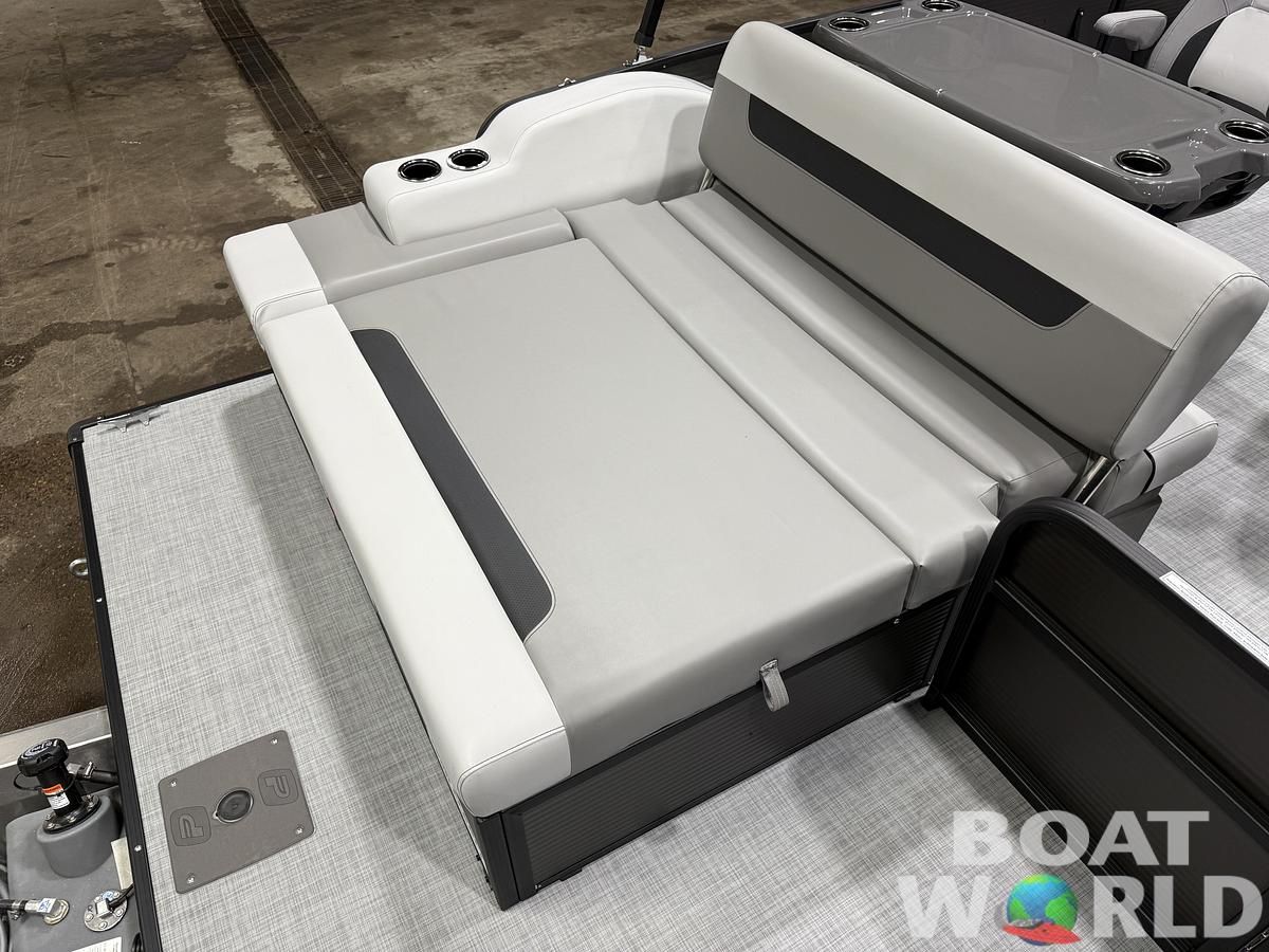 2026 Princecraft Vectra 23 RL SS Swingback Pontoon 