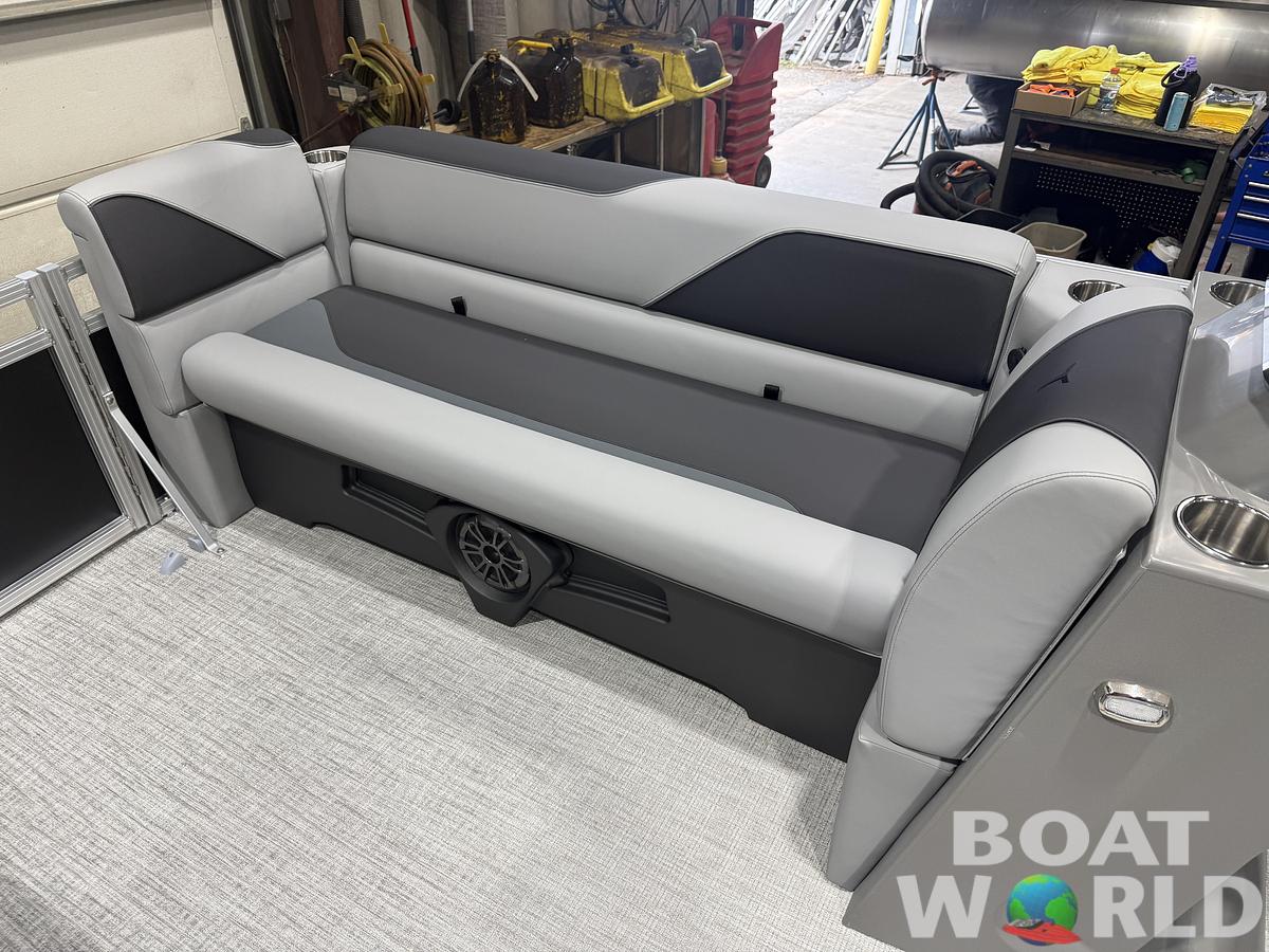 2027 Tahoe Sport 2380 Quad Lounge & 4-Stroke $32995