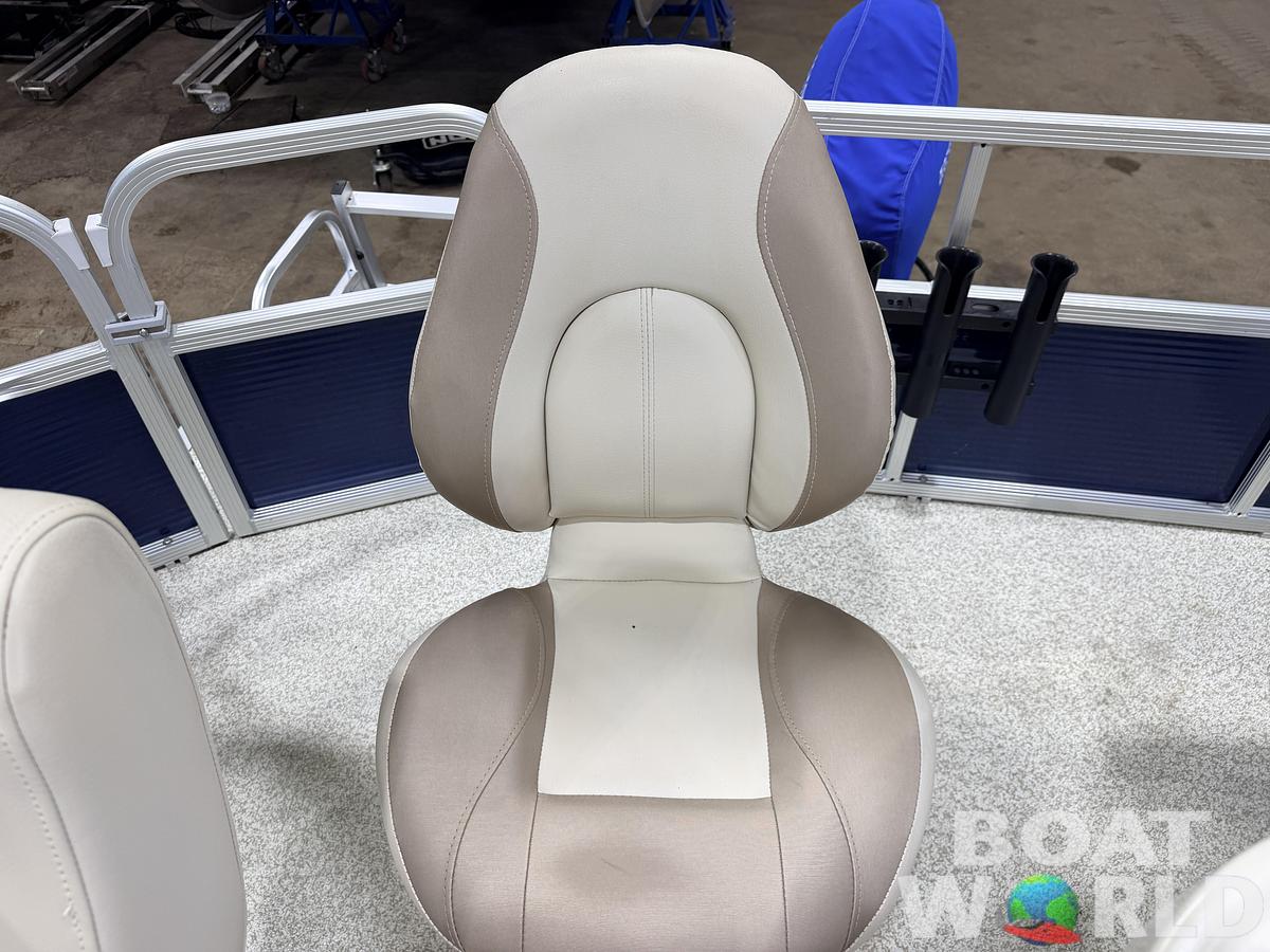 Used 2017 Montego Bay 8518 4-PT & 40HP Honda 4Stroke -$18,995