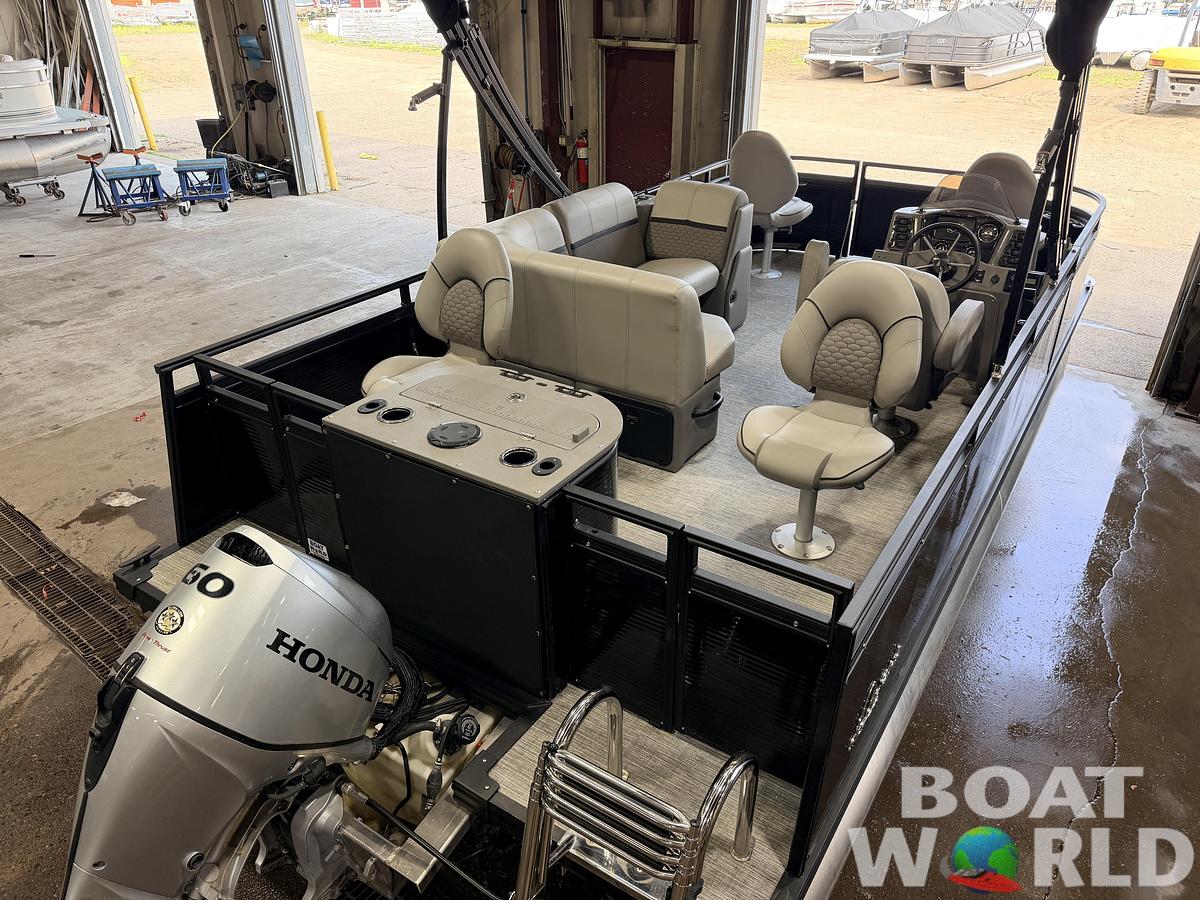 Used 2023 Apex Marine Qwest L818 Fish &60HP Honda 4Stroke -$27.995