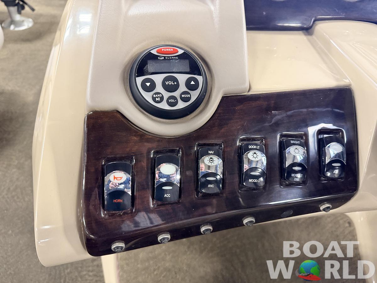 Used 2014 Bennington 2375RL & 70HP Yamaha 4Stroke - $21,995