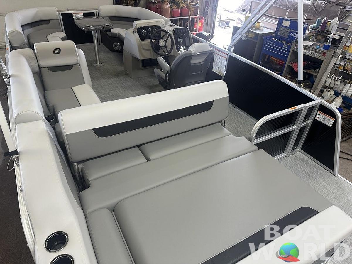 2025 Princecraft Vectra 21 RL Lounge Swingback & Mercury 4-Stroke EFI