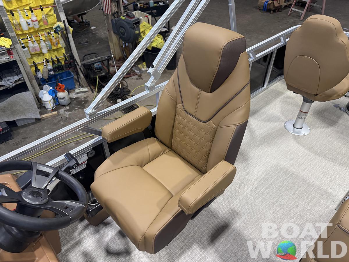 2027 Tahoe Sport Rear Fish 2385 & 4-Stroke $39995