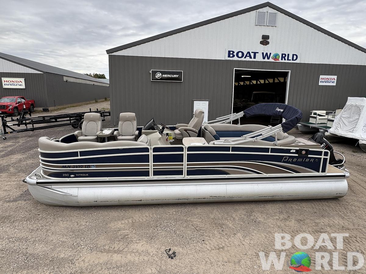 Used 2013 Premier 250 Intrigue Pontoon with 140HP Suzuki Fourstroke EFI