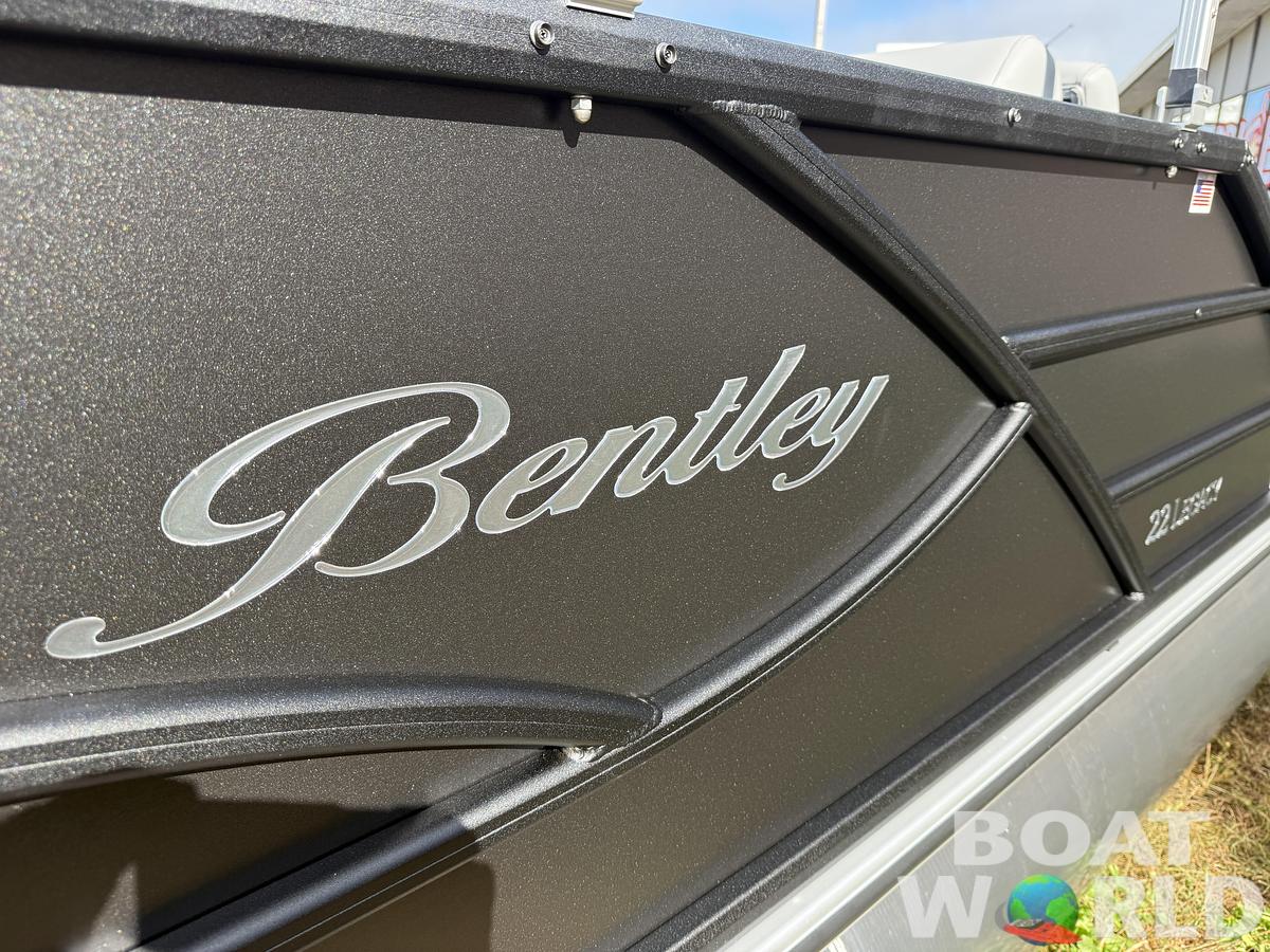 2026 Bentley Pontoons Legacy 220 Swingback 