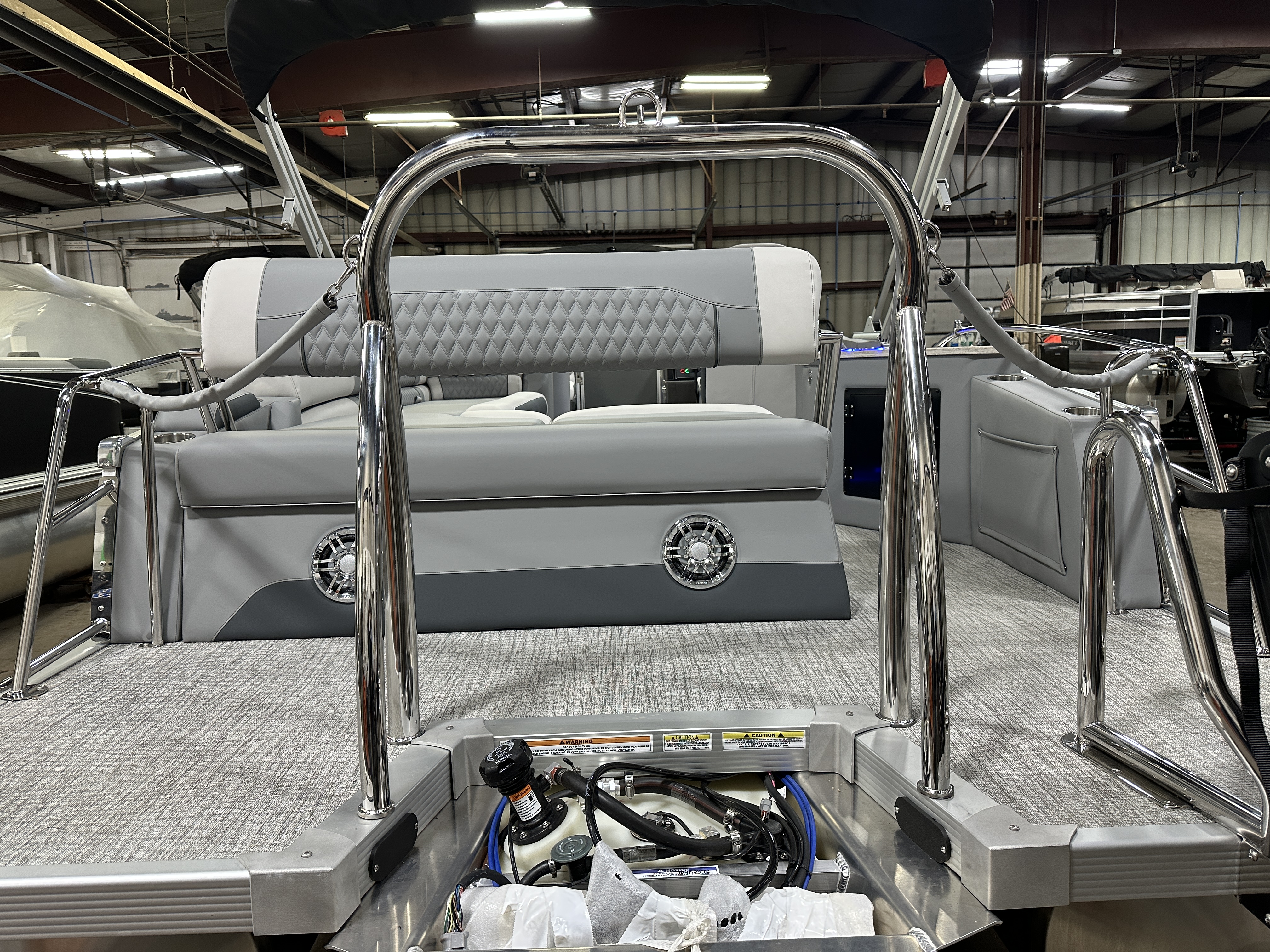 2025 Tahoe Pontoons Cascade 2385 Cruise Rear Bench (CRB) & Honda 4-Stroke EFI