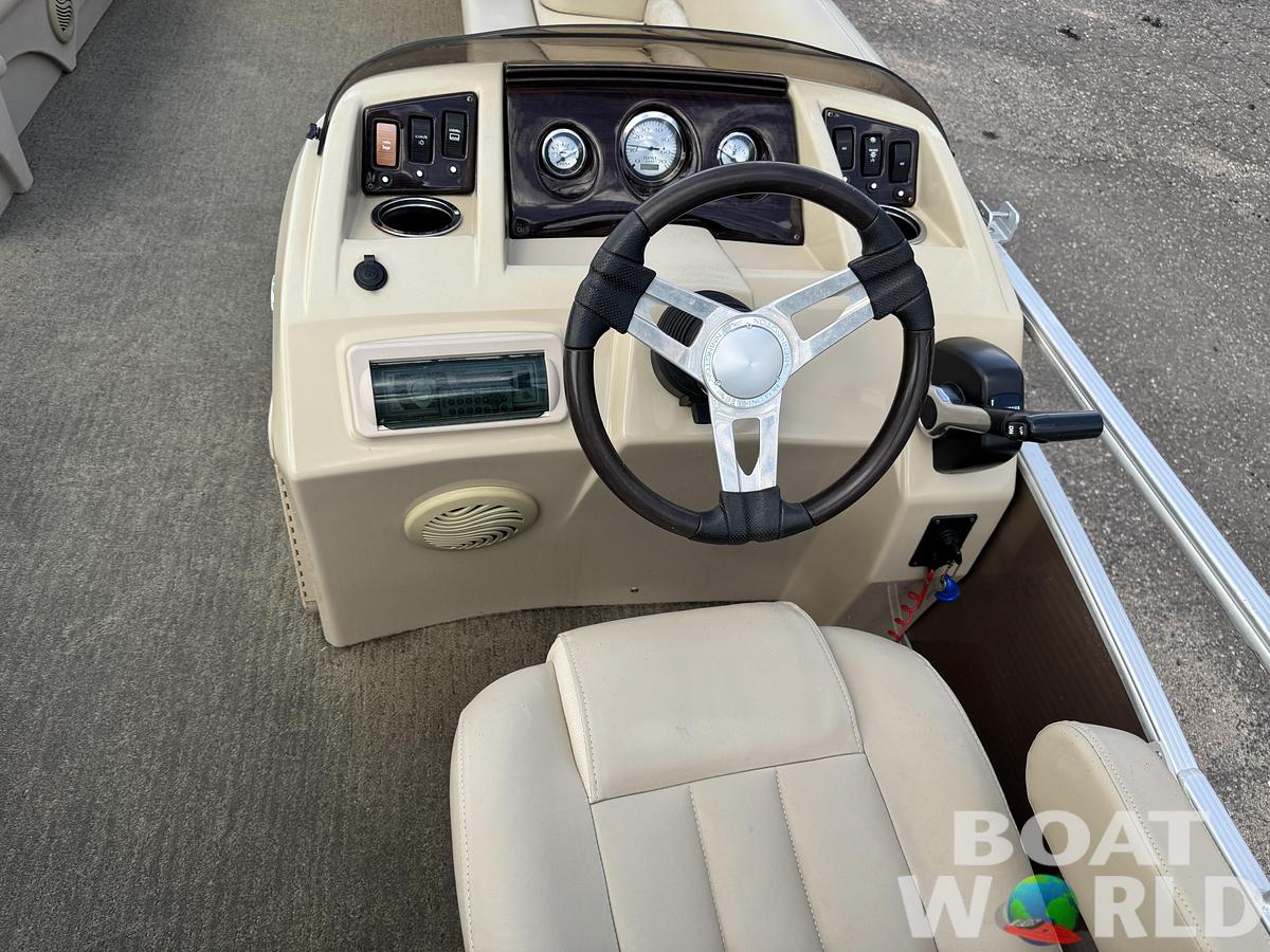 Used 2014 Bennington 22 SLX Pontoon