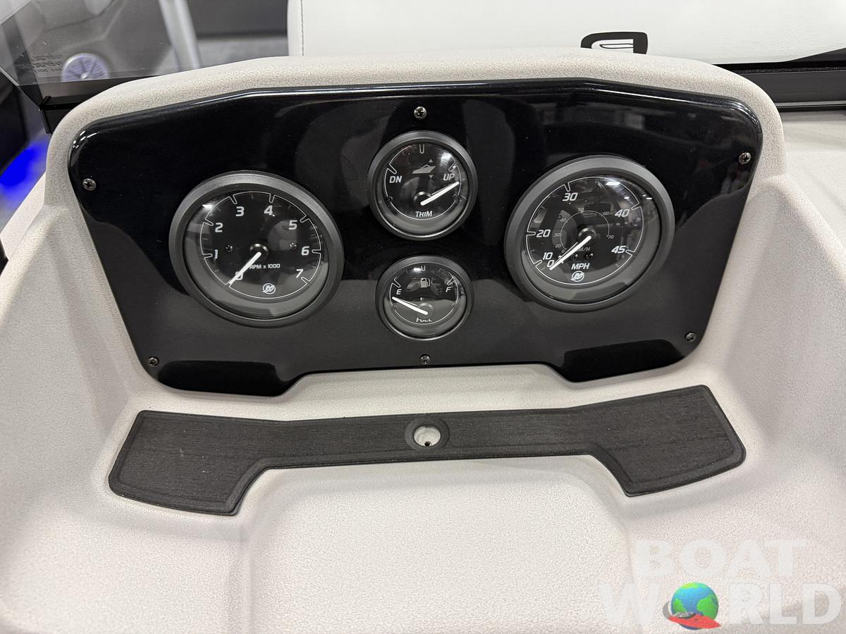 2026 Princecraft Vectra 23 RL Dinette Swingback Pontoon