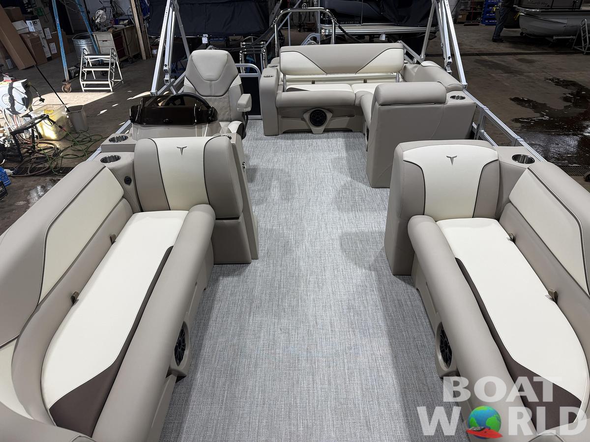 2026 Tahoe Sport VRB 2385 Swingback & 4-Stroke $34995