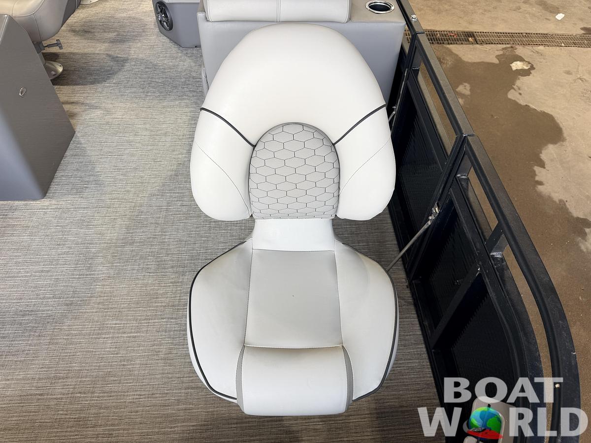 Used 2023 Apex Marine Qwest L818 Fish &60HP Honda 4Stroke -$27.995