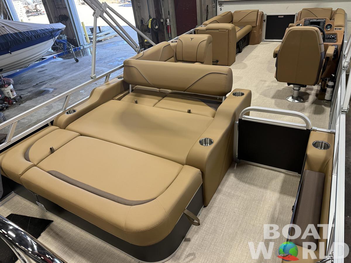 2027 Tahoe Sport VRB SE 2385 Swingback & 4-Stroke $35995