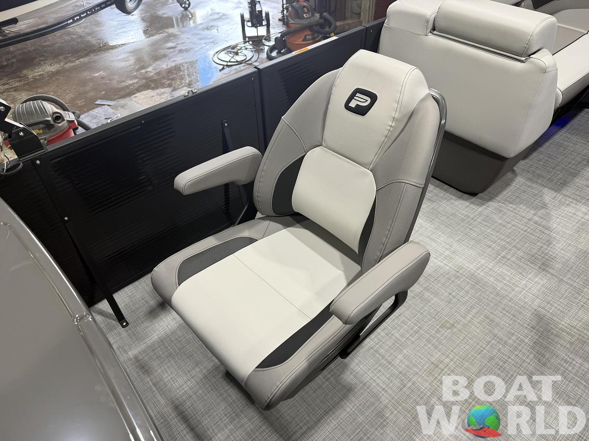 2026 Princecraft Vectra 23 RL SS Swingback Tritoon $43995