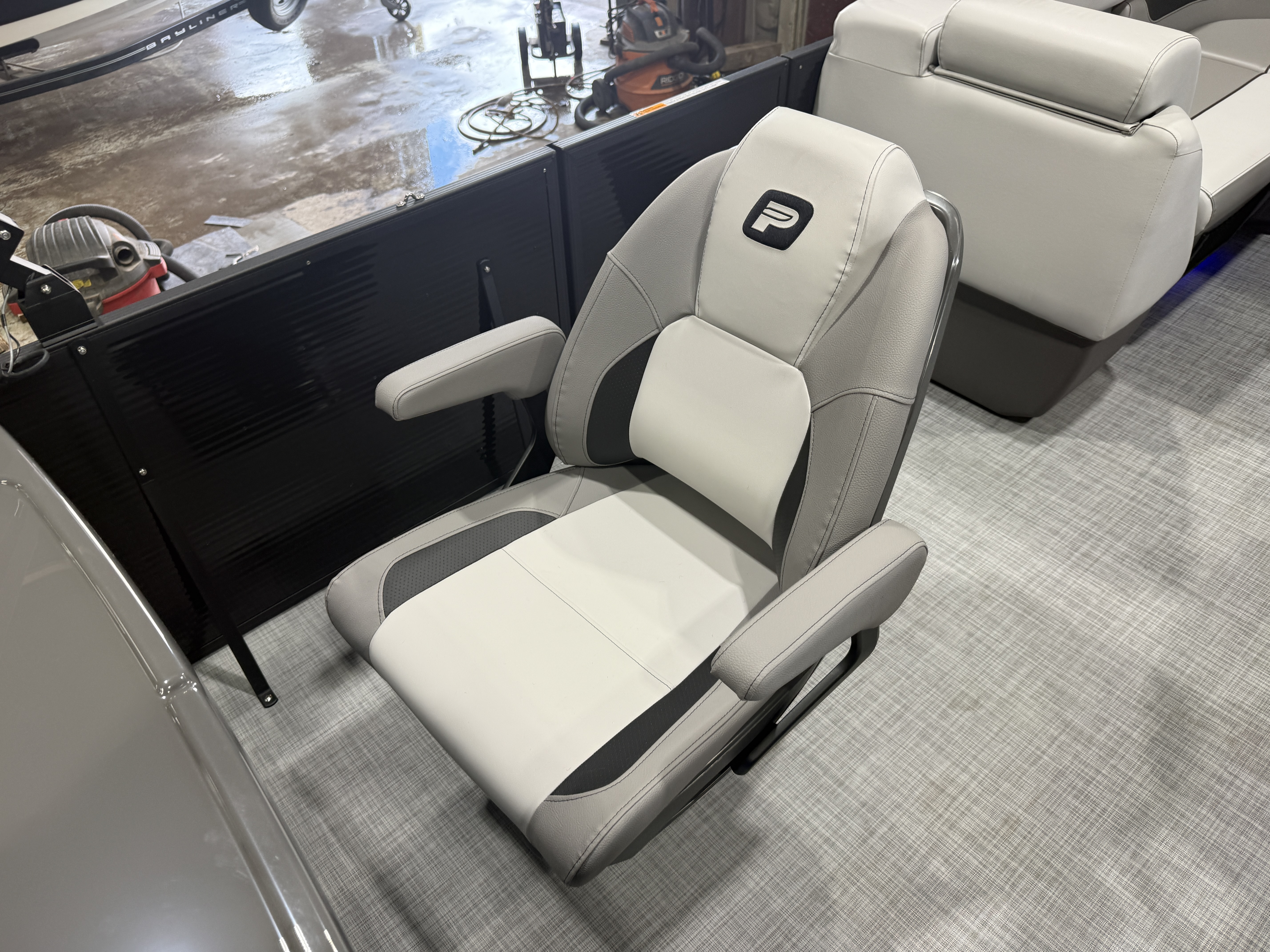2026 Princecraft Vectra 23 RL SS Swingback Tritoon $43995