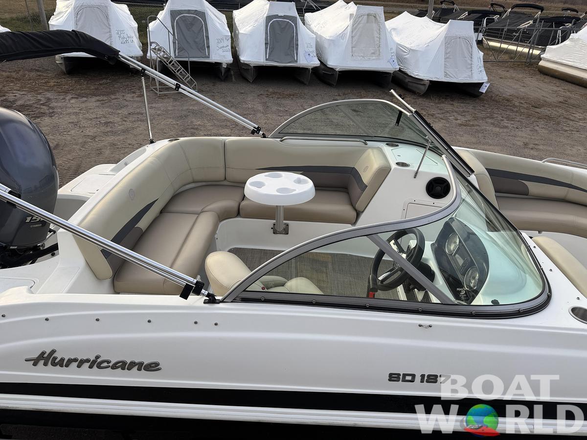 Used 2019 Hurricane SunDeck 187 with 150HP Yamaha Fourstroke EFI Outboard