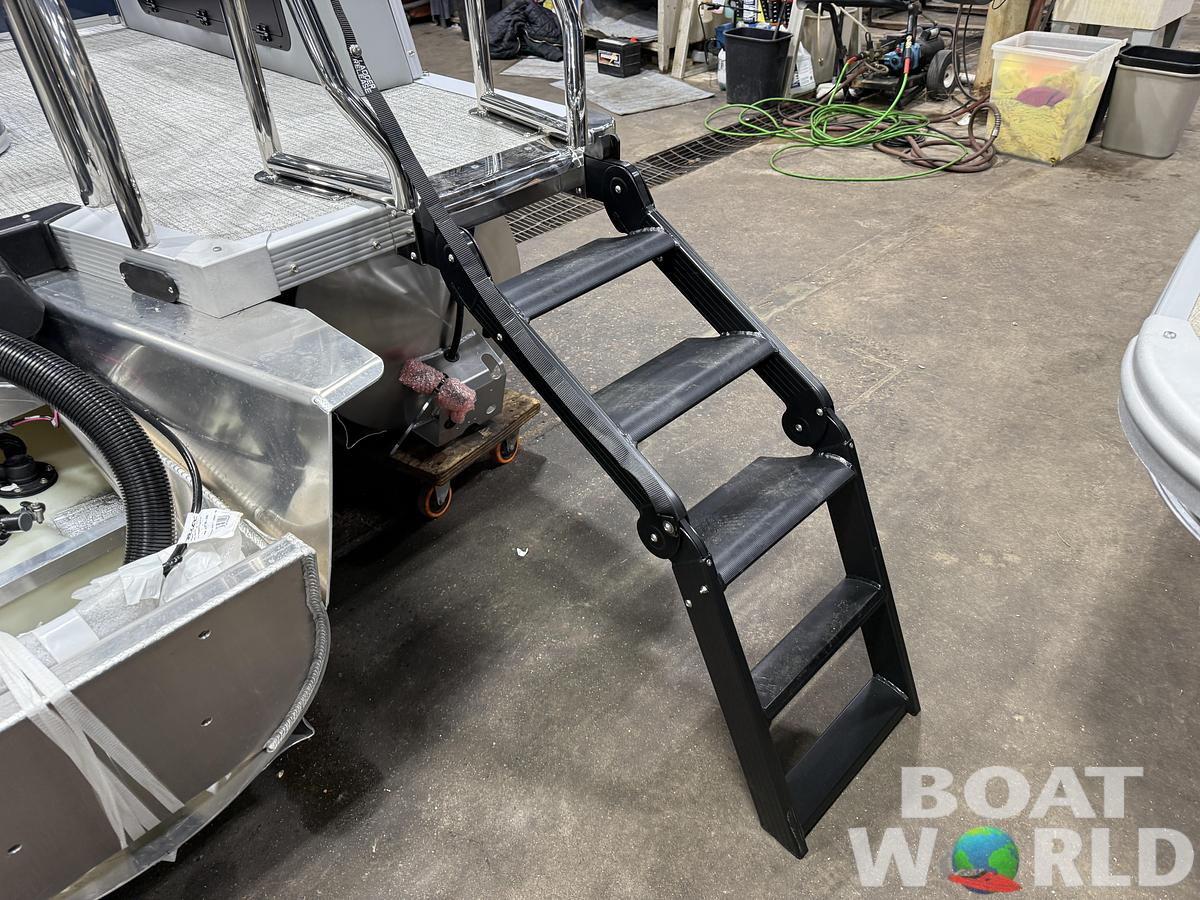 2026 Tahoe Pontoons LTZ 2385 Swingback (VRB) Tritoon