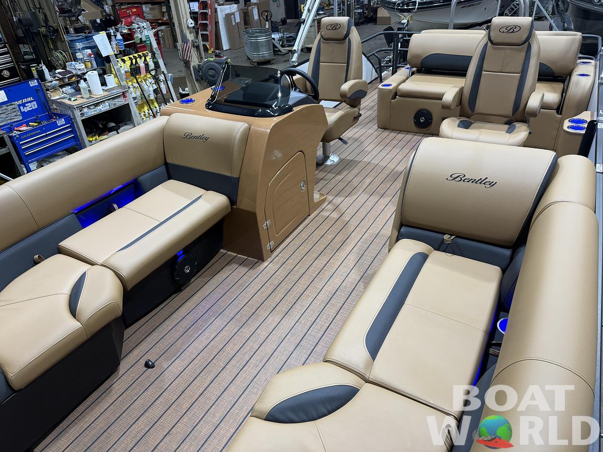 2026 Bentley Pontoons Legacy 220 Swingback