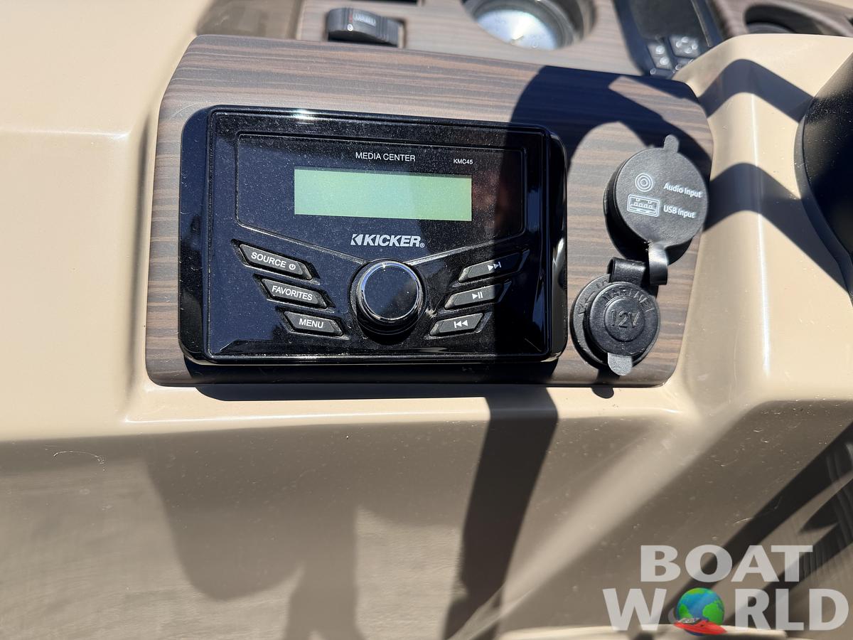 Used 2023 Bennington 20 SX Cruise & 90HP Yamaha 4Stroke - $31,995