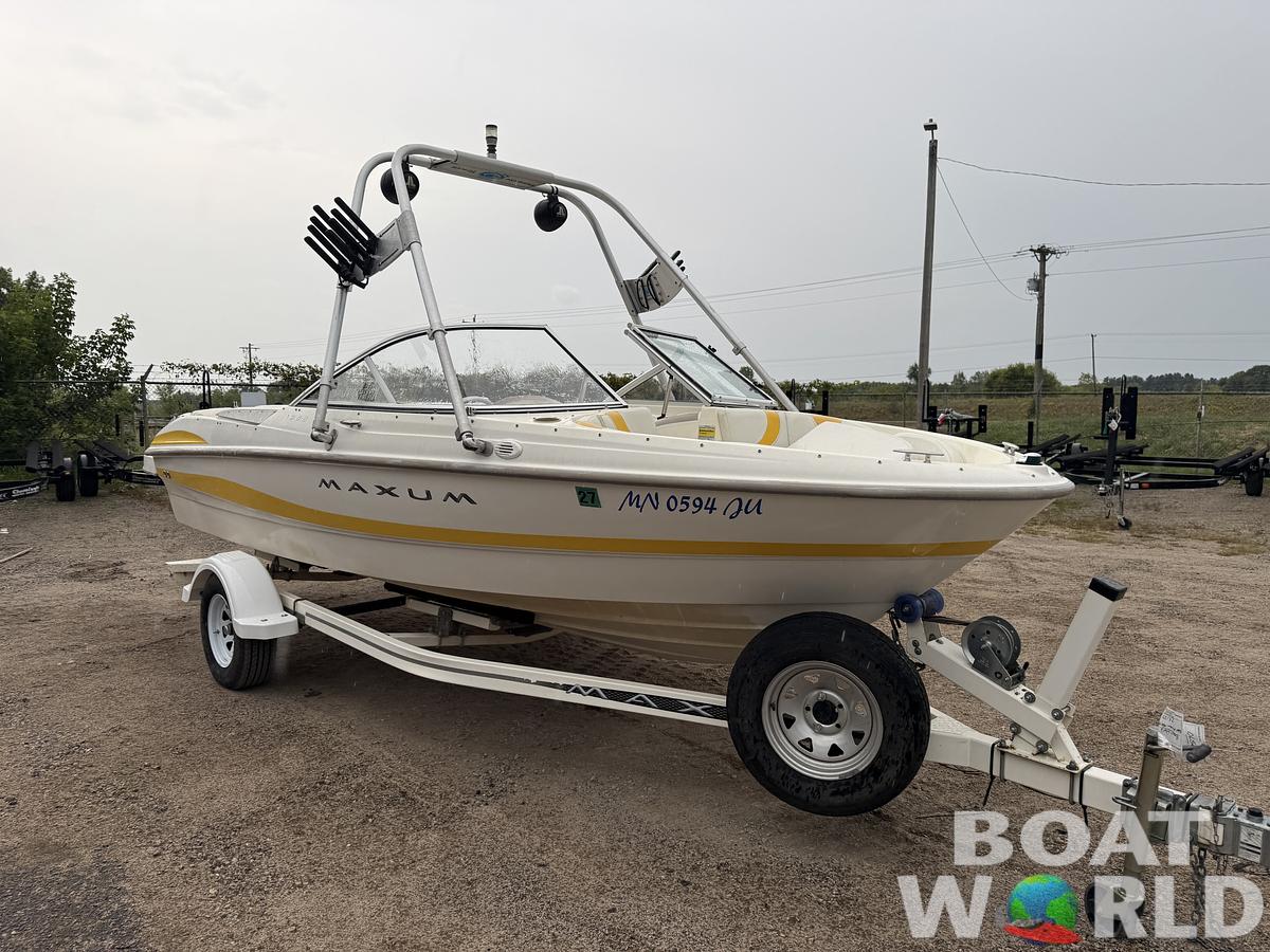 Used 2004 Maxum 1800 SR3 Runabout